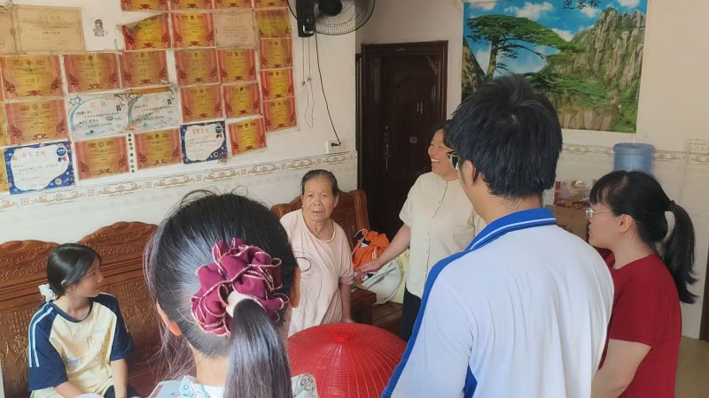 青春助力“百千万”|leyu乐鱼中国体育官网青衿星火突击队赴阳山县江英镇开展暑期“三下乡”实践活动