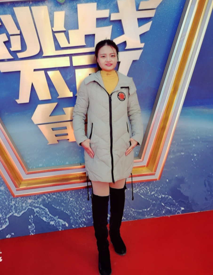 李佳佳